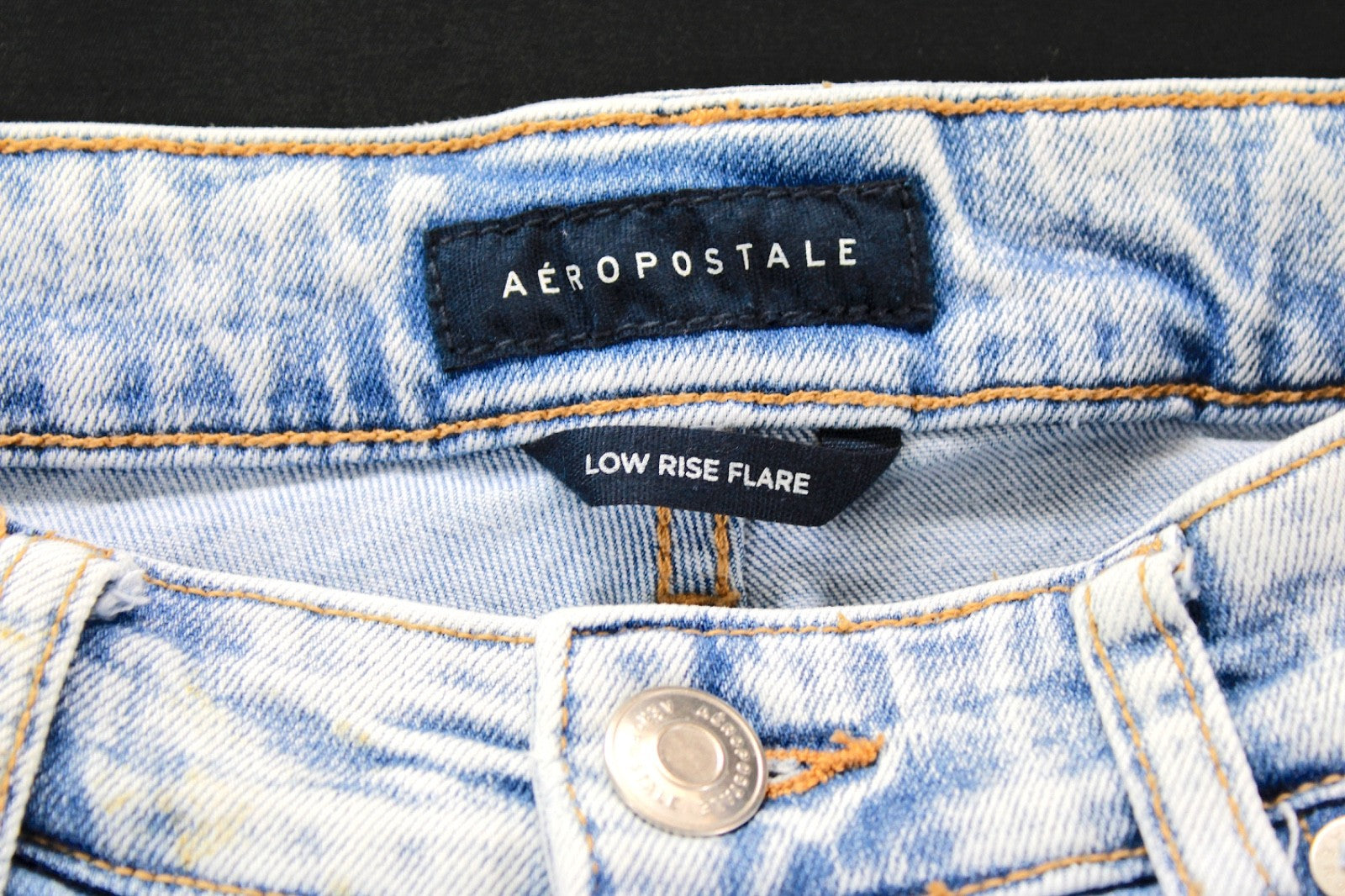 AEROPOSTALE Low Rise Flare Distressed Light Wash Jeans Women's Size 6R