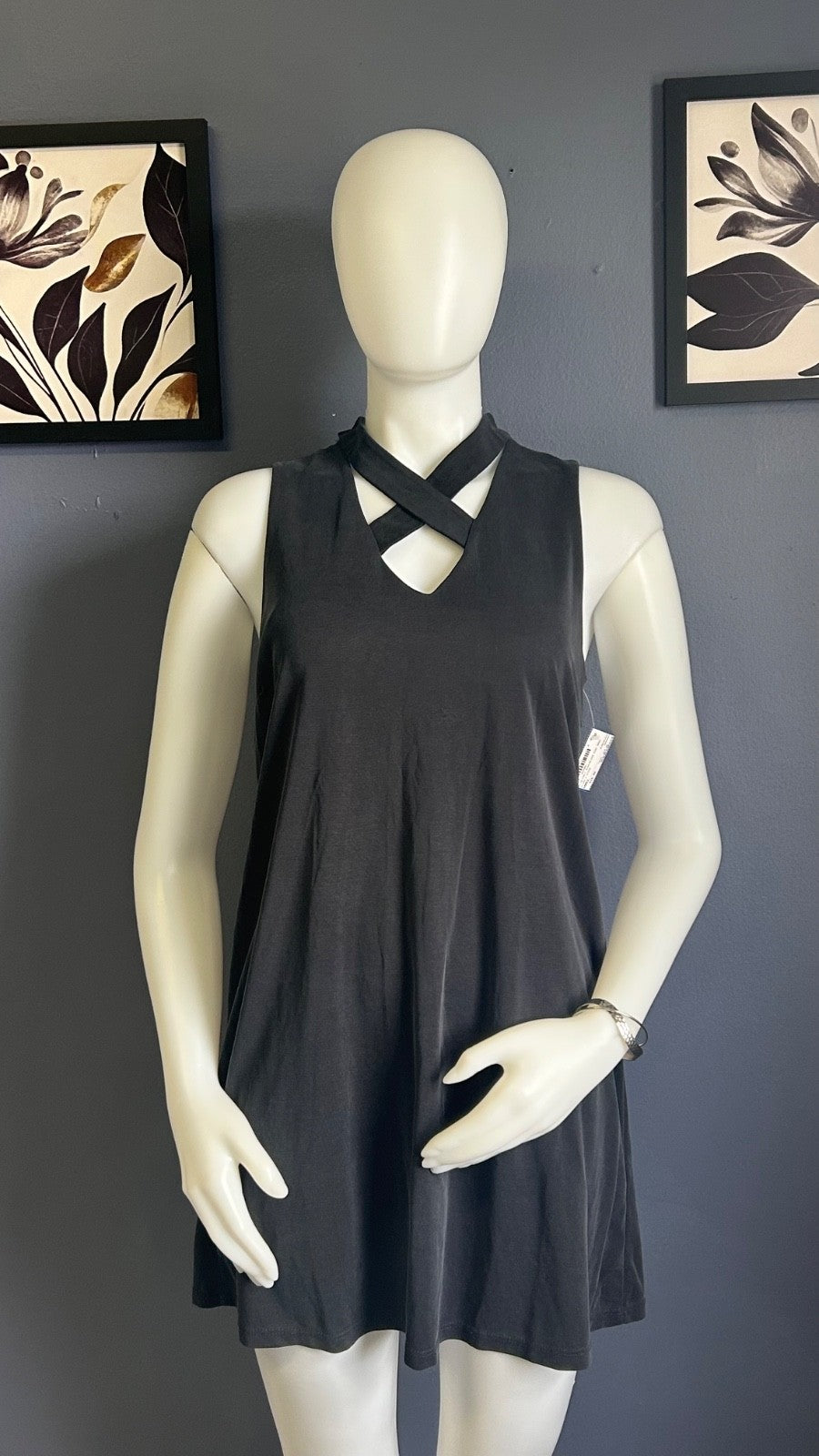 Alter'd State Sleeveless Keyhole Cross Strap V-Neck Mini Dress Black Small